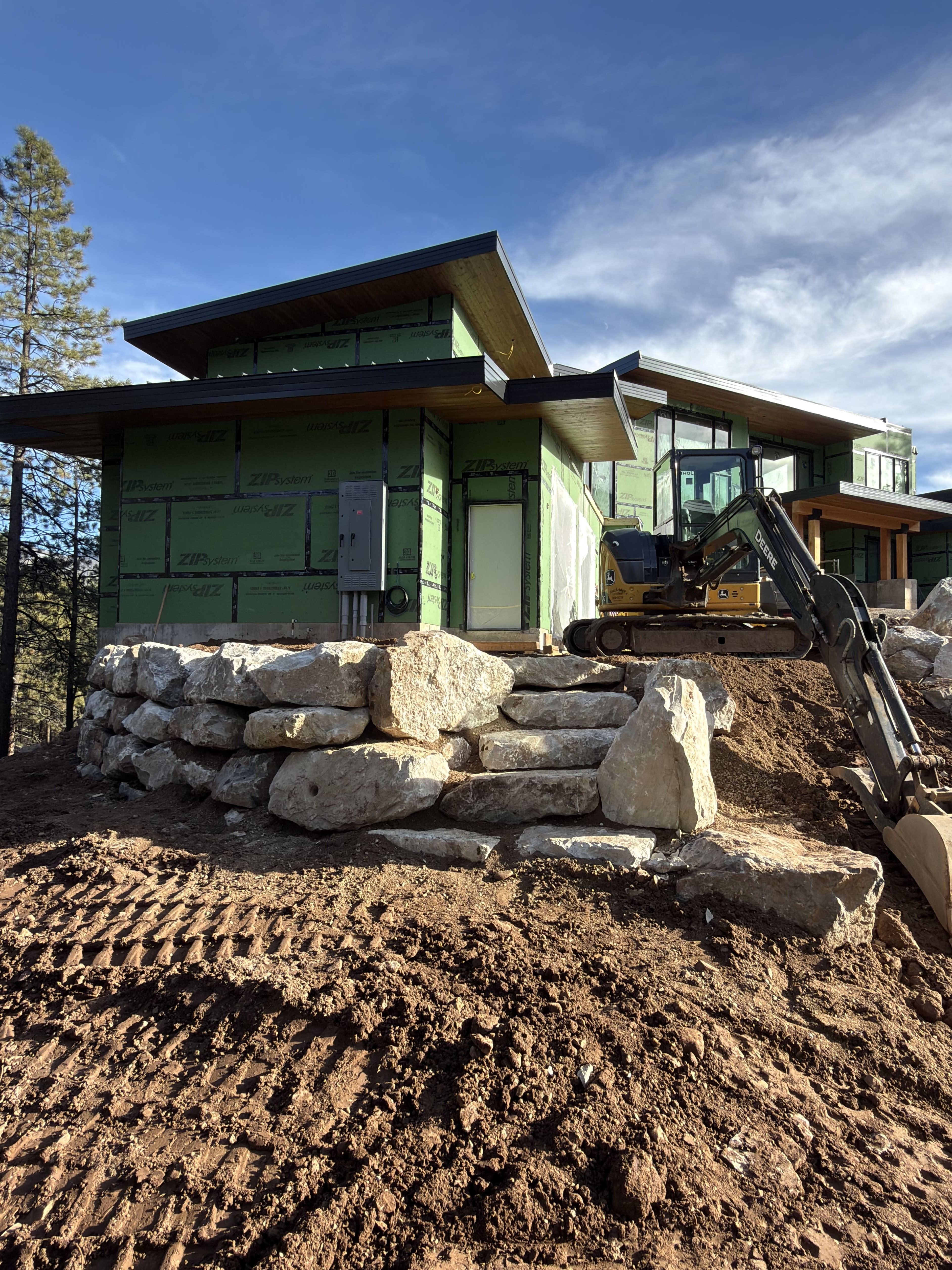 Rock walls and steps at Kastle in Glacier Club